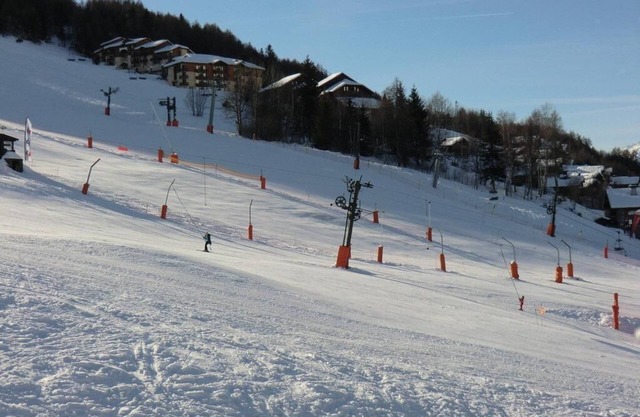 100m from ski slopes, 2nd floor, view ski slopes, balcony, tv, ski locker, 31m², Montalbert