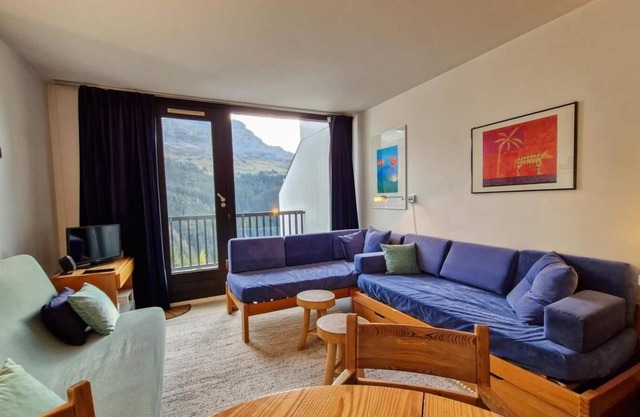 100m from ski slopes, 3rd floor, balcony, tv, ski locker, 48m², Flaine