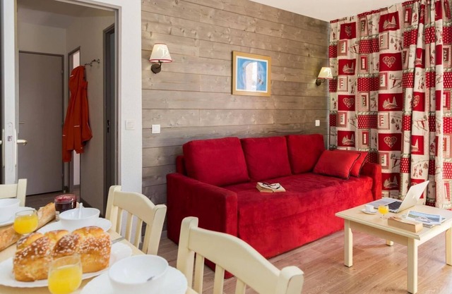 100m from ski slopes, tv, ski locker, 44-48m², Valmeinier