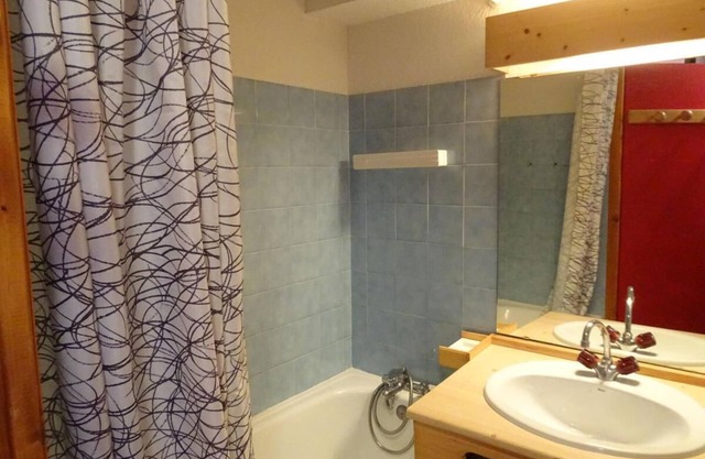 100m from ski slopes, Ground floor, balcony, tv, ski locker, 25m², Peisey-Vallandry