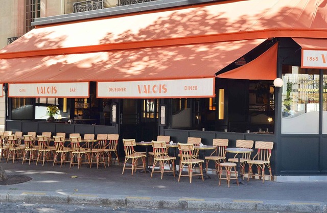 100sq.mt 2BR : Parisian Elegance in the Heart of the Triangle d’Or