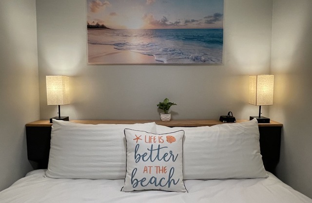 #101 Ocean Inn 2 Bedroom 1.5 Bath Modern Favorite
