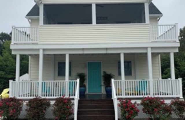 105 Alabama Ave, Milton DE 19968 Beach house, steps from the beach