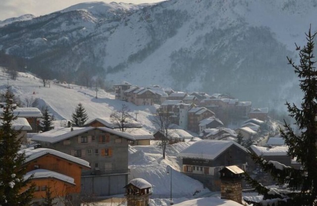 10m from ski lifts, view mountain, balcony, tv, ski locker, 48m², Saint Martin de Belleville