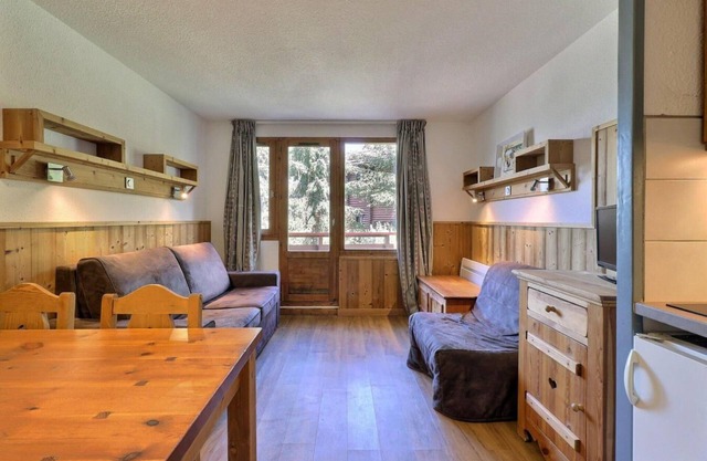 10m from ski slopes, 9th floor, balcony, ski locker, 31m², La Tania