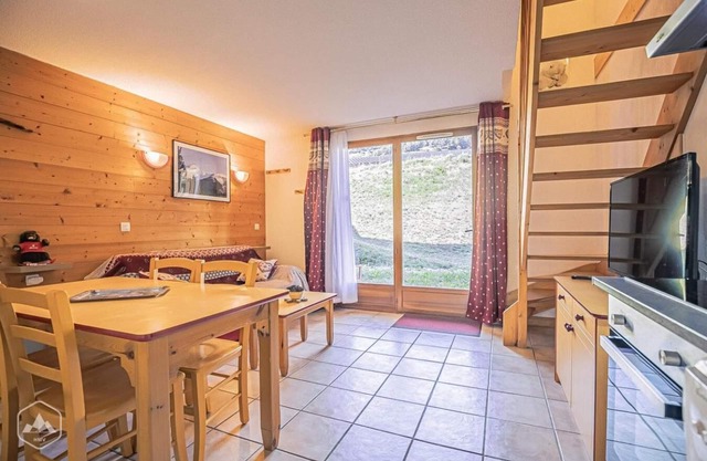 10m from ski slopes, Ground floor, view limited, tv, ski locker, 36m², Aussois