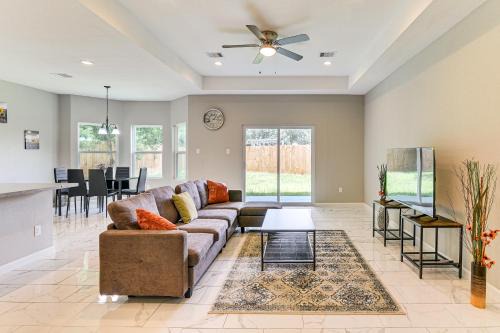 11 Mi to Dtwn Houston Family Home with Yard