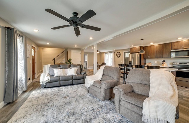 11 Mi to McConnells Mill: Home Near Ellwood City