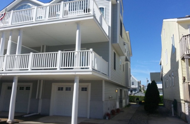 114 44th St. Close to Beach, Restaurants, and Bars in downtown Sea Isle