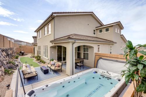 12 Mi to Sand Hollow Spacious Home with Game Room