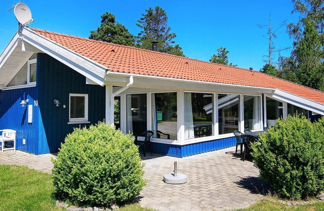 12 person holiday home in Væggerløse