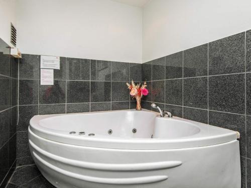 12 person holiday home in Ebeltoft-By Traum