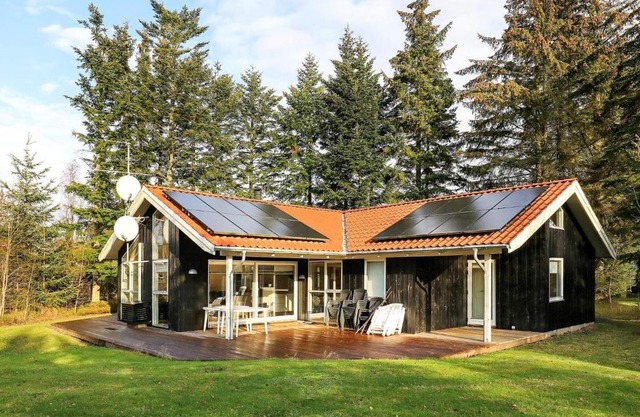 12 person holiday home in Hals-By Traum