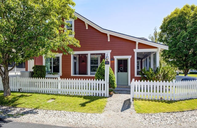 132 Malarkey Lane (Veranda Dr. South)