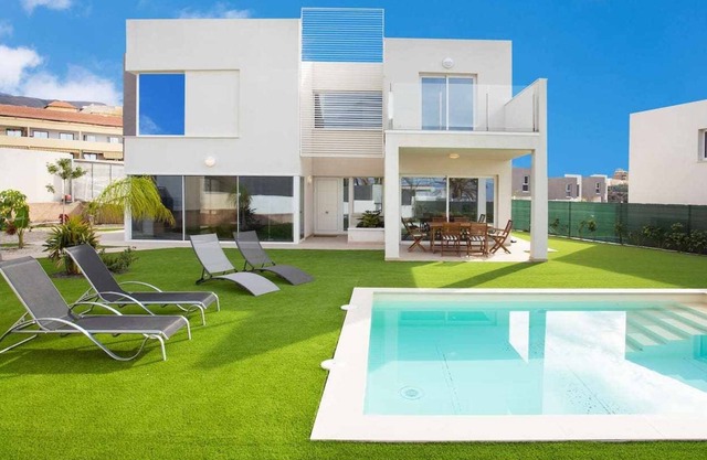 132 VILLA OASIS PARAISO. HEATED POOL by SUNKEYRENTS