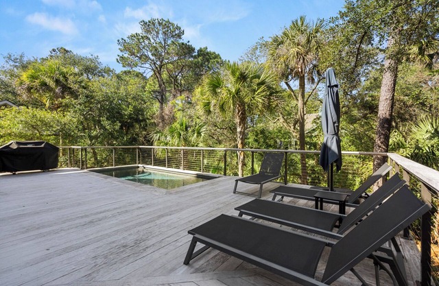 133 Governors: Beautiful 4BR Home, Private Pool, Beach Gear/Bike Credit