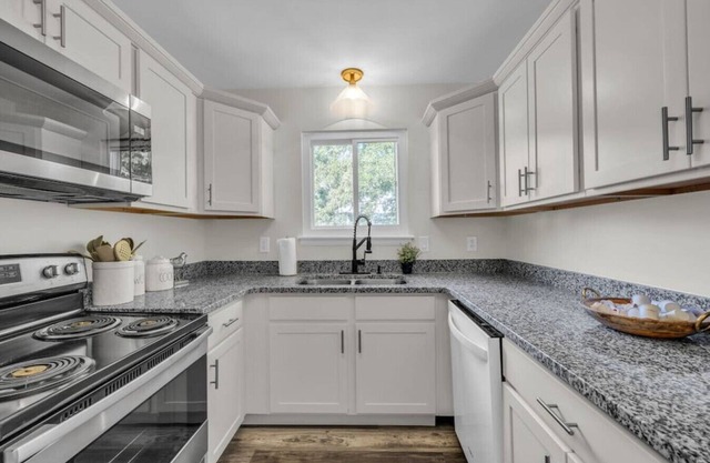 134) Walkable! Downtown Northshore
