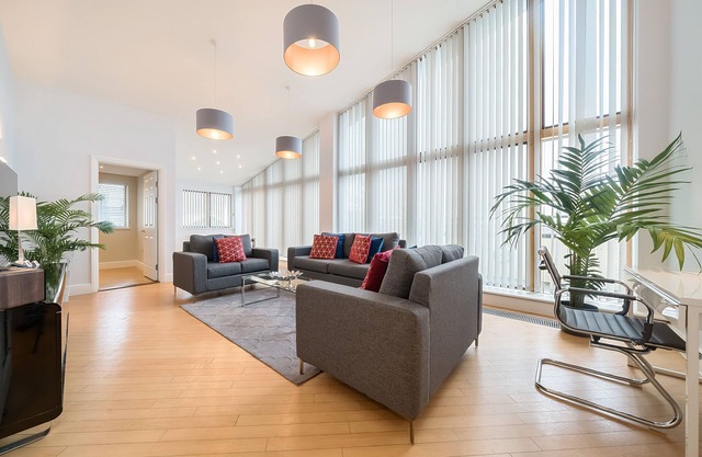 14 The Courtyard - 2 bedroom penthouse apartment