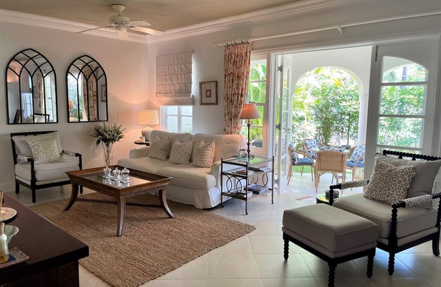 14 The Falls. Sandy Lane area with 24hr security, pool gym