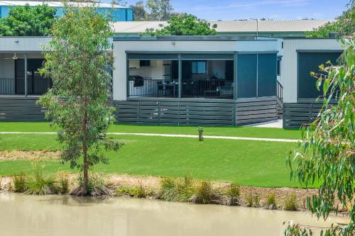 15 at Highview-Echuca Holiday Homes