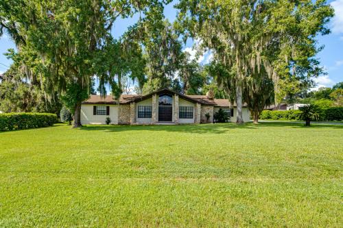 15 Mi to World Equestrian Center Home with Yard!