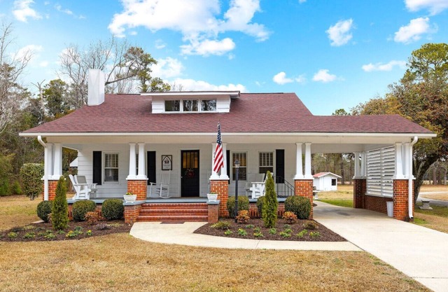 15 min to Beach | 3 Acre Country Living | Firepit