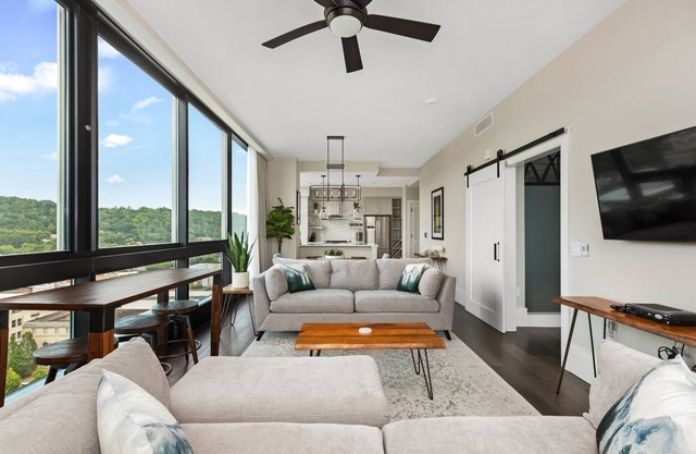 15% OFF - Cloud 10 | 10th floor Luxury Condo in Downtown, Panoramic Mountain Views