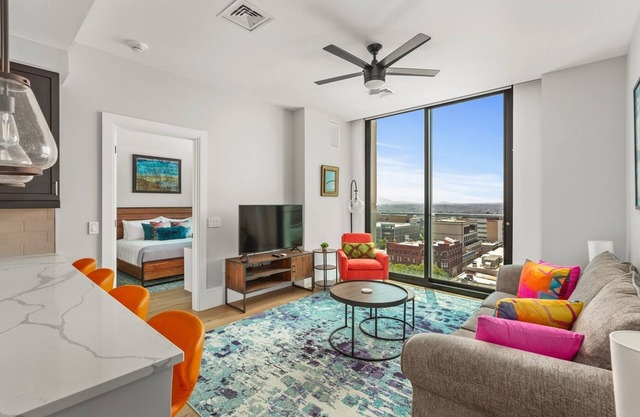 15% OFF - Mountain Day Dream | 10th floor Luxury Condo in Downtown, Mountain View