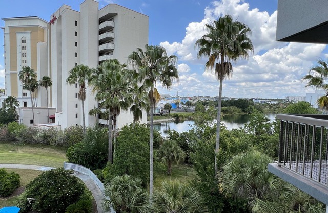 1509 - Amazing Vulcano Bay/Universal View