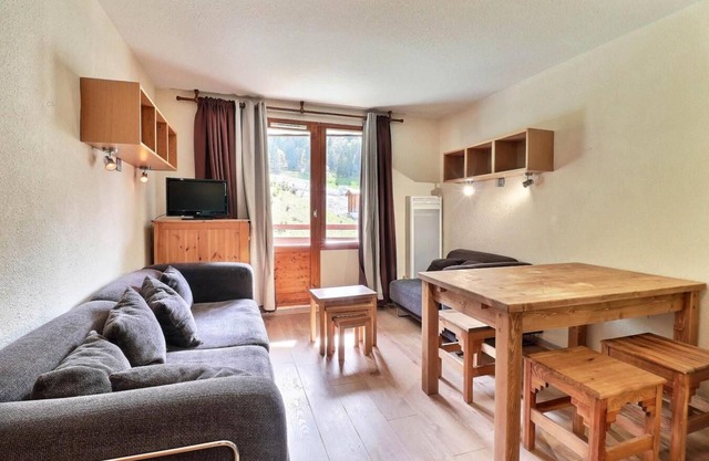 150m from resort center, 1st floor, balcony, ski locker, 31m², La Tania