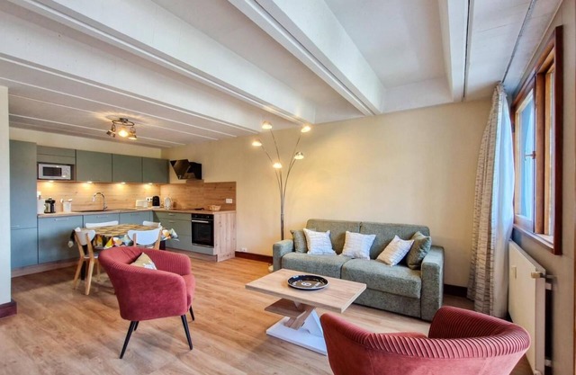 150m from ski slopes, 2nd floor, balcony, tv, 50m², Flaine