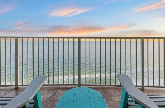 15th Floor Beachfront Condo | Balcony, Lazy River | Tickets for Local Activities