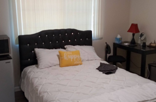 16 unit Apartment complex The apartment number 948 and you rent in only room