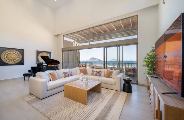 1604 4BR/5BA Oceanfront Penthouse Danzante Bay