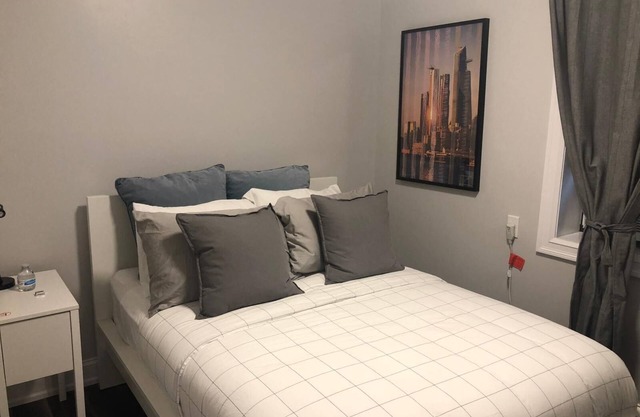 1703 3G · Sunny, Modern 2bed Apt/20 min to NYC-Parking Avail