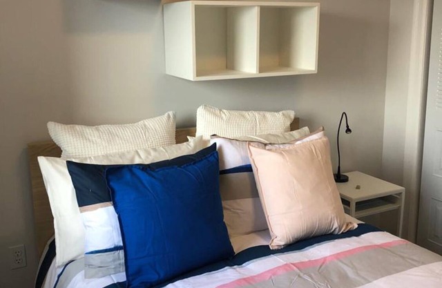1715 5A · Stunning 2bed Apt-Parking Avail-20 min to NYC