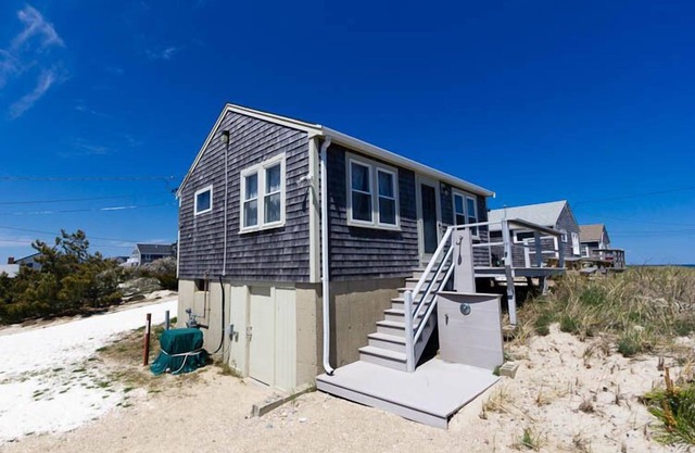173C N. Shore Blvd - Cozy cottage, A/C, ocean views, private path to beach