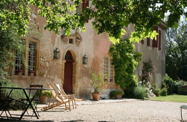 17th century bastide for rent in the vineyards 8 sleeps Aix-en-Provence