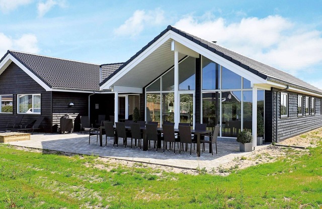 18 person holiday home in Ringkøbing