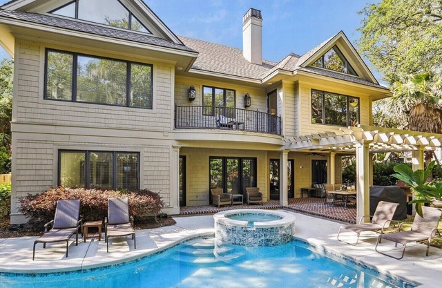 18 Sandhill Crane ~ Luxury 2nd Row Ocean Home in Sea Pines with Elevator!