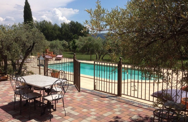 180m2 house with swimming pool on 3500 m2 in an olive grove
