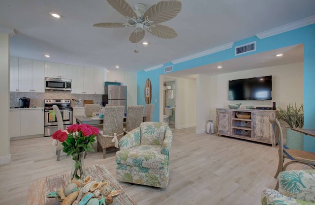 $185 Free Activities Daily, LuLu's Leatherback Near Beach/Village, Heated Pool, Beach Gear Included