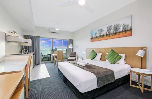 '18th in the Clouds' CBD Resort Living with Pool