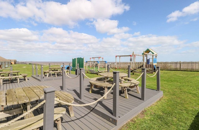 19 Waterside Park