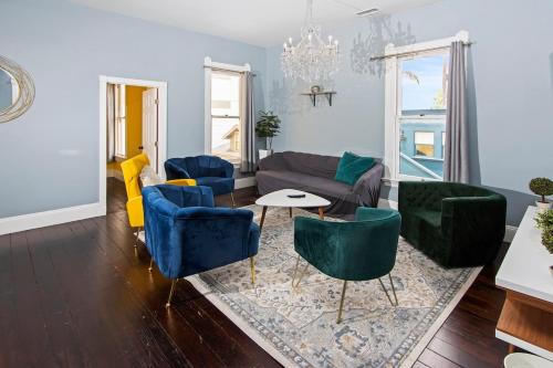 1900's Victorian Home Sleeps 22 8BDRM 3Bath