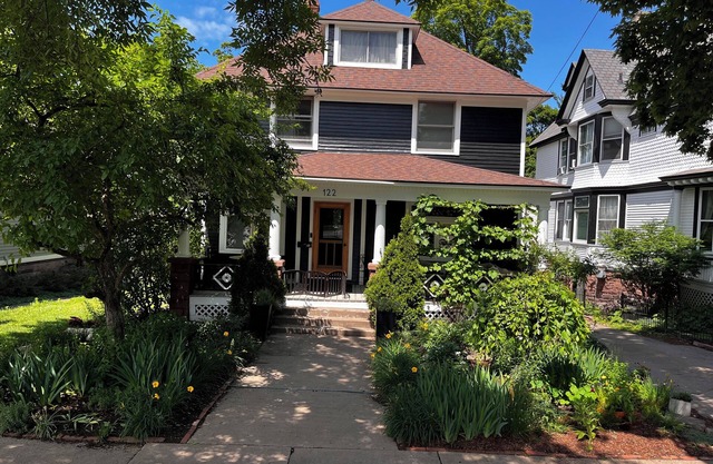 1908 Four Square Marquette- Centrally located w porch, patio, sauna, fire pit