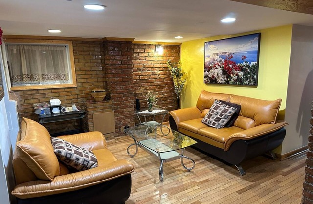 1B/Ba/Kitch/TV Study Lrg closet Near 5 major hospitals, and the zoo, city life