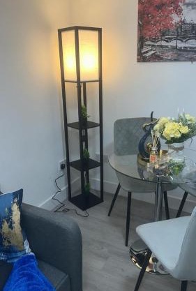 1B, zone 2 Westbourne Park , sleeps 4
