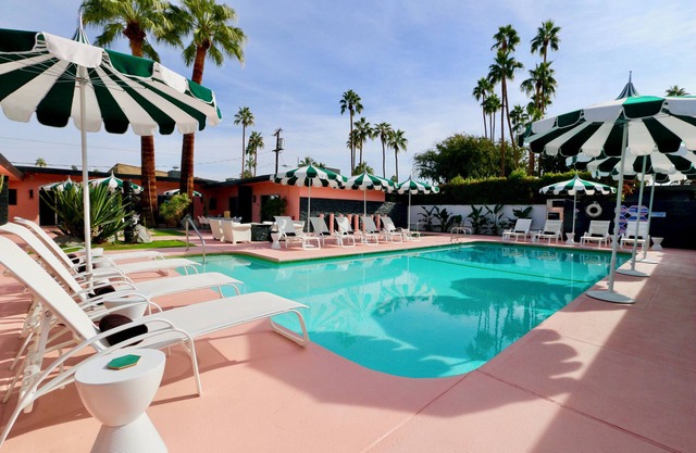 1BDR Suite, Boutique Hotel w/Pool, Spa, & Firepit