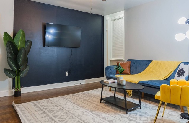 1Bed in Allentown+Club+WorkDesk+Shopping+DT+Bar
